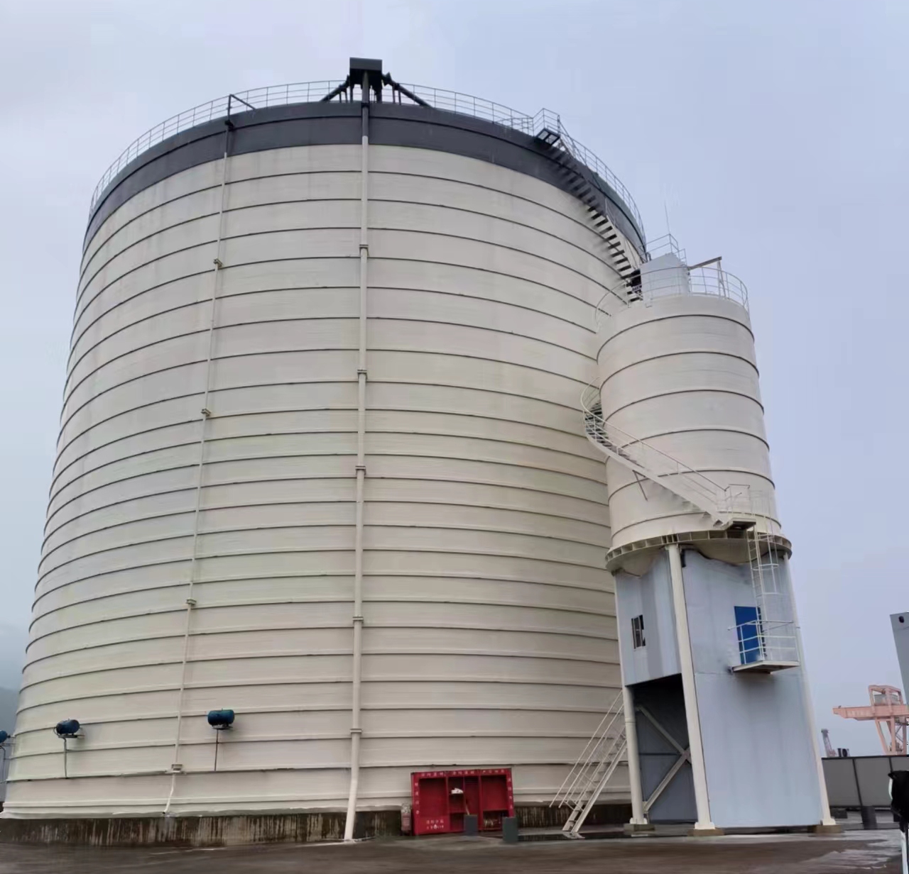 金银川路街道10万吨水泥钢板库