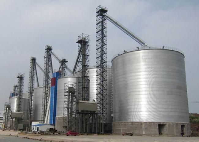 金银川路街道大型钢板库构造参数及水泥储存质量